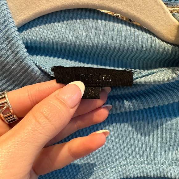 Blue long sleeve cut out crop top worn once and in perfect condition - Picture 7 of 8